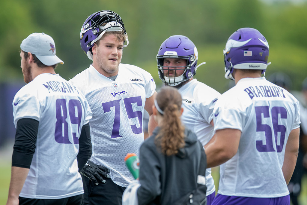 In line for a new contract, Vikings' Brian O'Neill tries to ignore the  right tackle market