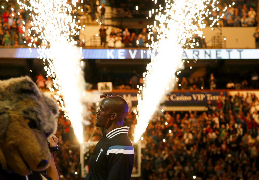 kevin garnett timberwolves jersey retirement